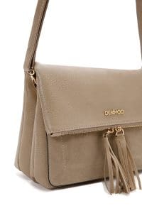 کیف کراس بادی زنانه چرم بژ بند بلند دری مد