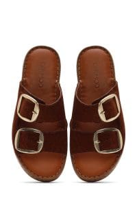 دمپایی زنانه راحتی چرمی جیر قهوه‌ای روشن سگک‌دار دری مد