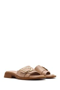 دمپایی زنانه چرمی بژ سگک‌دار دری مد