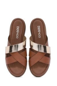 دمپایی زنانه چرمی قهوه‌ای روشن با کف ضخیم دری مد