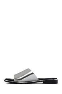 دمپایی زنانه چرمی متالیک نقره‌ای دری مد