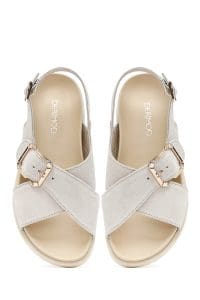 صندل زنانه بژ جیر سگک‌دار دری مد