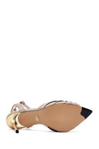 صندل زنانه بژ چرم پاشنه‌نازک بلند بنددار دری مد