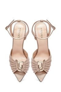 صندل زنانه بژ چرم پاشنه‌نازک بلند بنددار دری مد