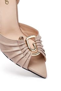 صندل زنانه بژ چرم پاشنه‌نازک بلند بنددار دری مد