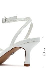 صندل زنانه سفید نگین‌دار پاشنه‌نازک کوتاه بنددار دری مد