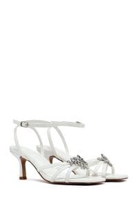 صندل زنانه سفید نگین‌دار پاشنه‌نازک کوتاه بنددار دری مد