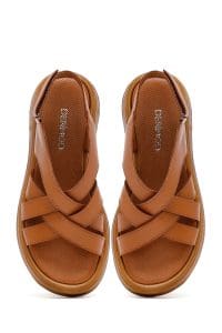 صندل زنانه قهوه‌ای روشن چرم بند پشت باز دری مد