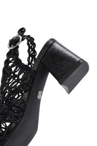 صندل زنانه مشکی متالیک بافت‌دار پاشنه‌نازک کوتاه دری مد