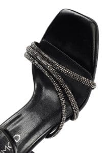 صندل زنانه مشکی نگین‌دار بنددار پاشنه‌نازک دری مد