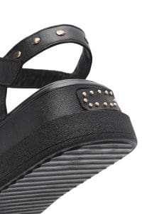 صندل زنانه مشکی چرم بنددار تخت ضخیم دری مد