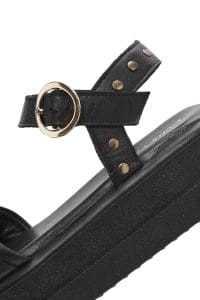 صندل زنانه مشکی چرم بنددار تخت ضخیم دری مد