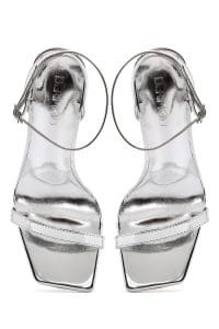 صندل زنانه نقره‌ای متالیک پاشنه نازک بلند بنددار دری مد