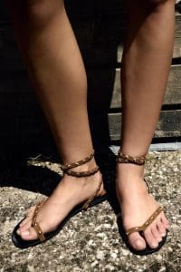 صندل چرمی زنانه بندی پرچ‌دار زارا – ZARA