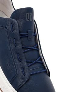 کتونی مردانه چرم سرمه‌ای بنددار دری مد