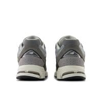 کتونی نیو بالانس New Balance 2002R اورجینال