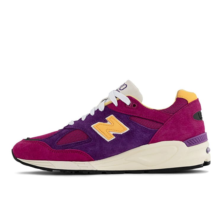 کتونی نیو بالانس New Balance 990  اورجینال_68b3a8dd59b65.jpeg کتونی نیو بالانس New Balance 990  اورجینال