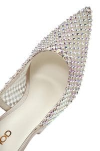 کفش زنانه بژ چرم نگین‌دار پاشنه نازک پشت باز دری مد