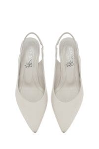 کفش زنانه بژ چرم پاشنه‌ضخیم کوتاه پشت باز دری مد