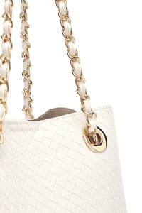 کیف زنانه دوشی کرم بند بلند چاپ‌دار دری مد