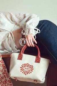 کیف زنانه مینی دستی پارچه‌ای طرح‌دار عسلی چاپ سنگی Kastamonu بند بلند دری مد