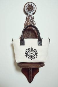 کیف زنانه مینی دستی پارچه‌ای طرح‌دار مشکی چاپ سنگی Kastamonu بند بلند دری مد