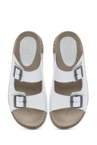 دمپایی راحتی زنانه چرم سفید دو سگکه دری مد