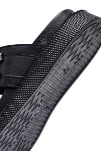 دمپایی زنانه چرم مشکی نگین‌دار ضخیم‌تنه دری مد