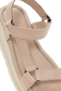 صندل زنانه بژ بندی چرمی راحتی دری مد