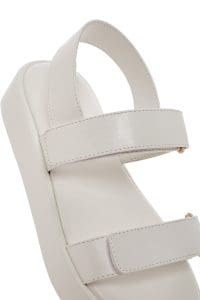 صندل زنانه سفید با زیره ضخیم دری مد