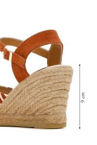 صندل زنانه قهوه‌ای روشن طرح‌دار لژدار اسپادریل دری مد