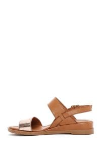 صندل زنانه قهوه‌ای روشن چرم بنددار دری مد