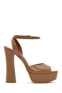 صندل زنانه قهوه‌ای روشن چرم بنددار پلتفرم پاشنه‌ضخیم بلند دری مد