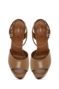 صندل زنانه قهوه‌ای روشن چرم بنددار پلتفرم پاشنه‌ضخیم بلند دری مد