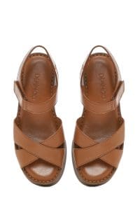 صندل زنانه قهوه‌ای روشن چرم تخت ضخیم راحتی دری مد