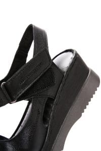 صندل زنانه مشکی بندی کفی ضخیم چرمی راحتی دری مد