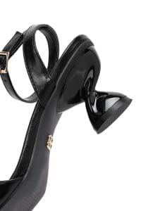 صندل زنانه مشکی پاشنه‌ضخیم بنددار دری مد