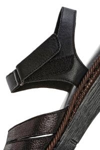 صندل زنانه مشکی چرم بندی راحتی دری مد