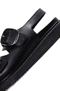 صندل زنانه مشکی چرمی راحتی با دو سگک دری مد