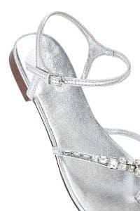 صندل زنانه نقره‌ای نگین‌دار انگشتی دری مد