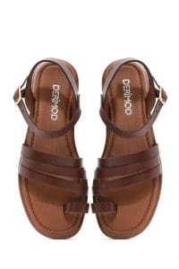 صندل زنانه چرمی قهوه‌ای انگشتی بندی مدل بدروم دری مد