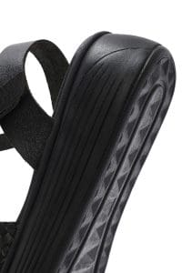 صندل زنانه چرمی مشکی با بند و زیره ضخیم دری مد