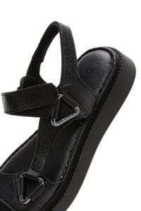 صندل زنانه چرمی مشکی راحتی دری مد