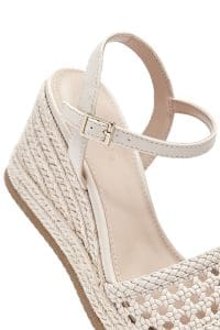 صندل زنانه کرم بافت‌دار بنددار لژدار اسپادریل دری مد