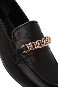 لوفر زنانه مشکی بند دار چرم دری مد