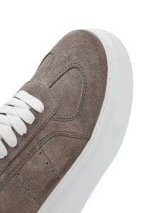 کتونی زنانه بژ با بند و زیره ضخیم چرم و جیر دری مد