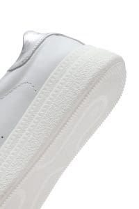 کتونی زنانه سفید با بند و زیره ضخیم چرم دری مد