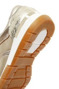 کتونی زنانه طلایی با بند و زیپ کناری چرم دری مد