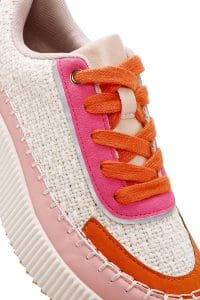 کتونی زنونه رنگی بنددار با زیره ضخیم بافت‌دار دری مد