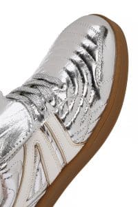 کتونی زنونه نقره‌ای بنددار متالیک دری مد